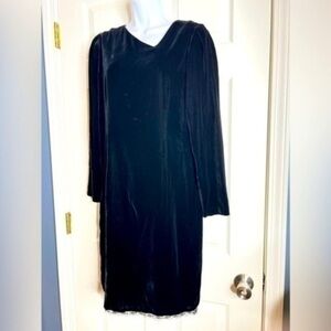 Halston III Vintage 80's Size 6 Black Velvet Dress Lace Trim Long Sleeve XS Goth